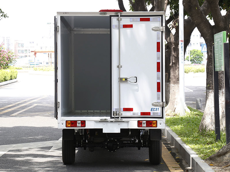 瑞驰EC31厢式车+平板车